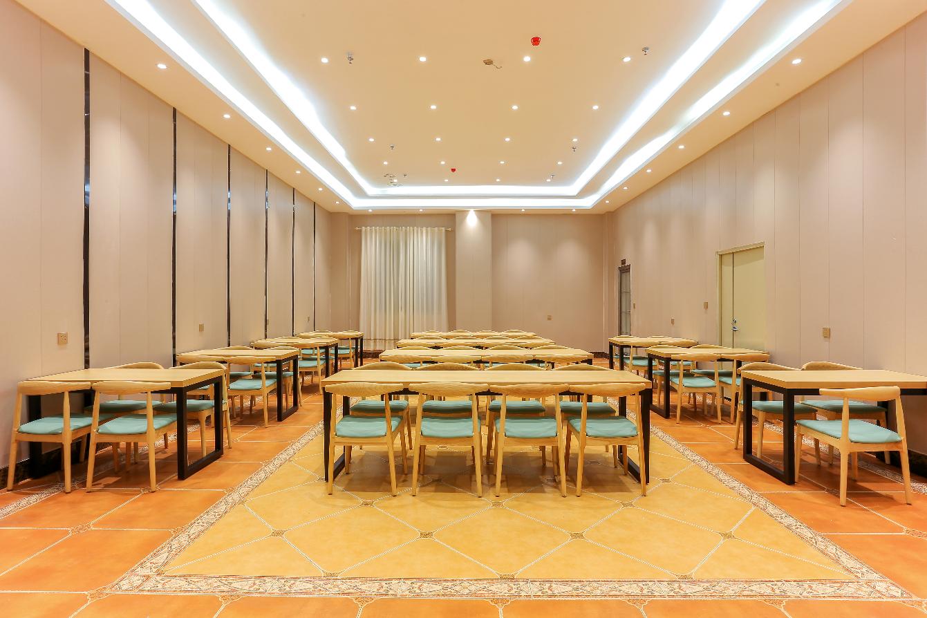 深圳商务型酒店最大容纳80人的会议场地|维港：福美酒店的价格与联系方式